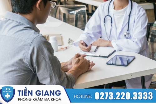 Khi vùng kín bị chảy dịch, người bệnh cần nhanh chóng đến cơ sở y tế chuyên khoa để được thăm khám.